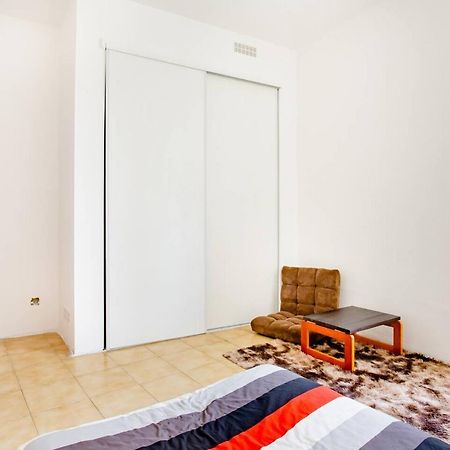 Room Rental In Apartment In マルセイユ エクステリア 写真