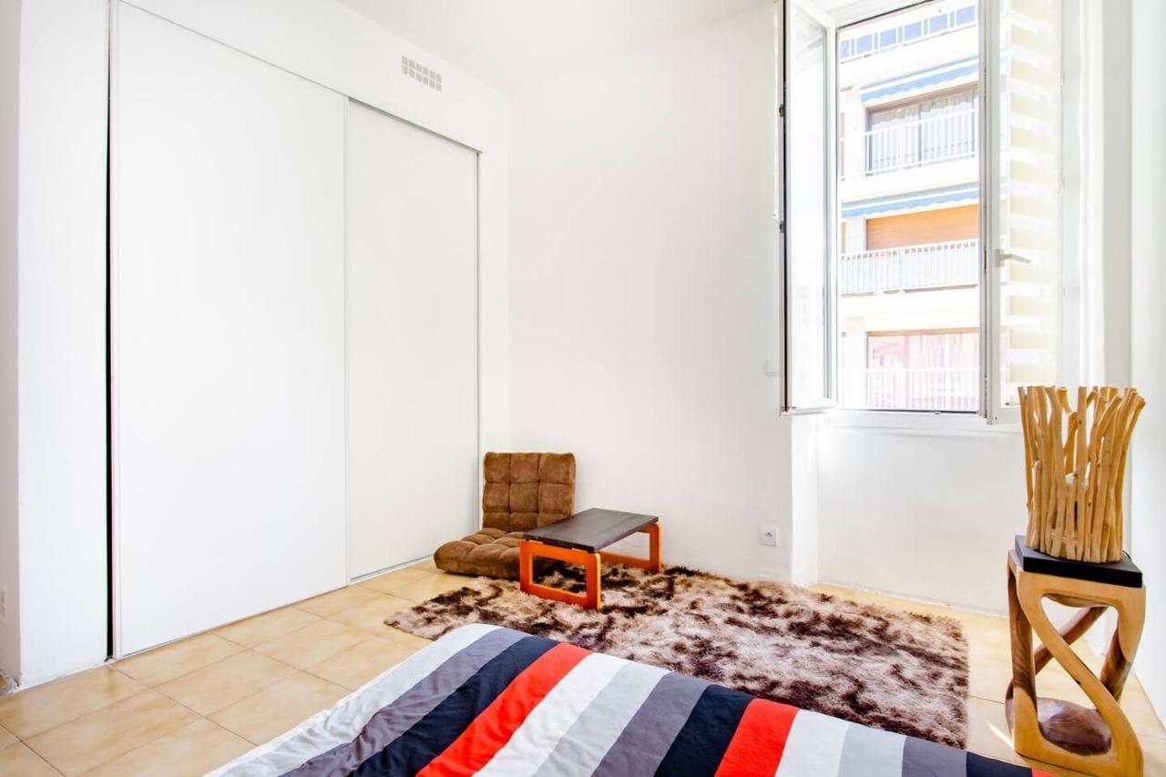Room Rental In Apartment In マルセイユ エクステリア 写真