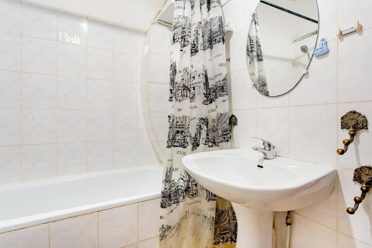 Room Rental In Apartment In マルセイユ エクステリア 写真